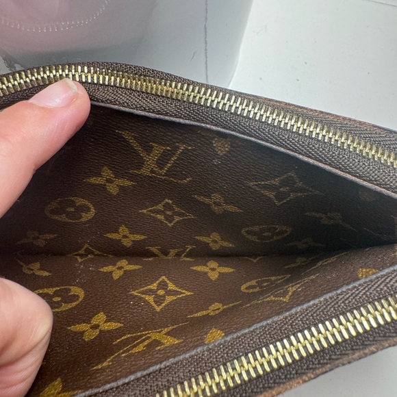 SOLD Louis Vuitton Limited Edition Double Zip Pochette with Monogram Canvas - Picture 4 of 8